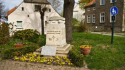 Das Kriegerdenkmal Randau