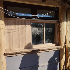Ganz nebenbei wurde zudem das Schiebefenster unseres baldig zu eröffnenden Imbisses eingebaut. Der Trockenbau steht nun und schon bald kann die Küche Einzug halten