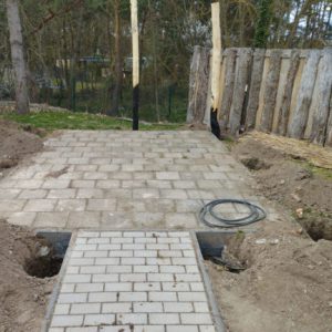 Das Getränkelager bekommt sein Fundament.